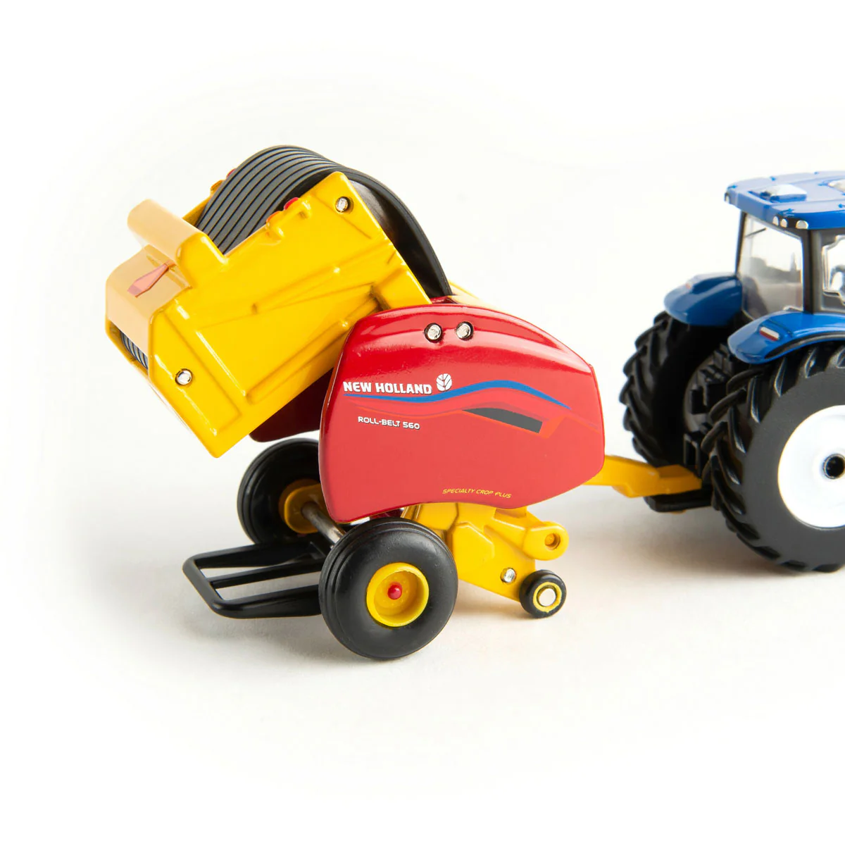 1/64 Special Edition New Holland Dairy Barn Set with T6.164 Tractor and Roll-Belt 560 Baler - Image 6