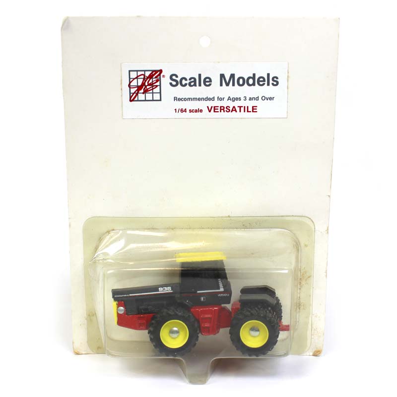 1/64 Versatile 936 4WD Designations 6 Tractor with Duals, Made in the USA by Scale Models - White Pack