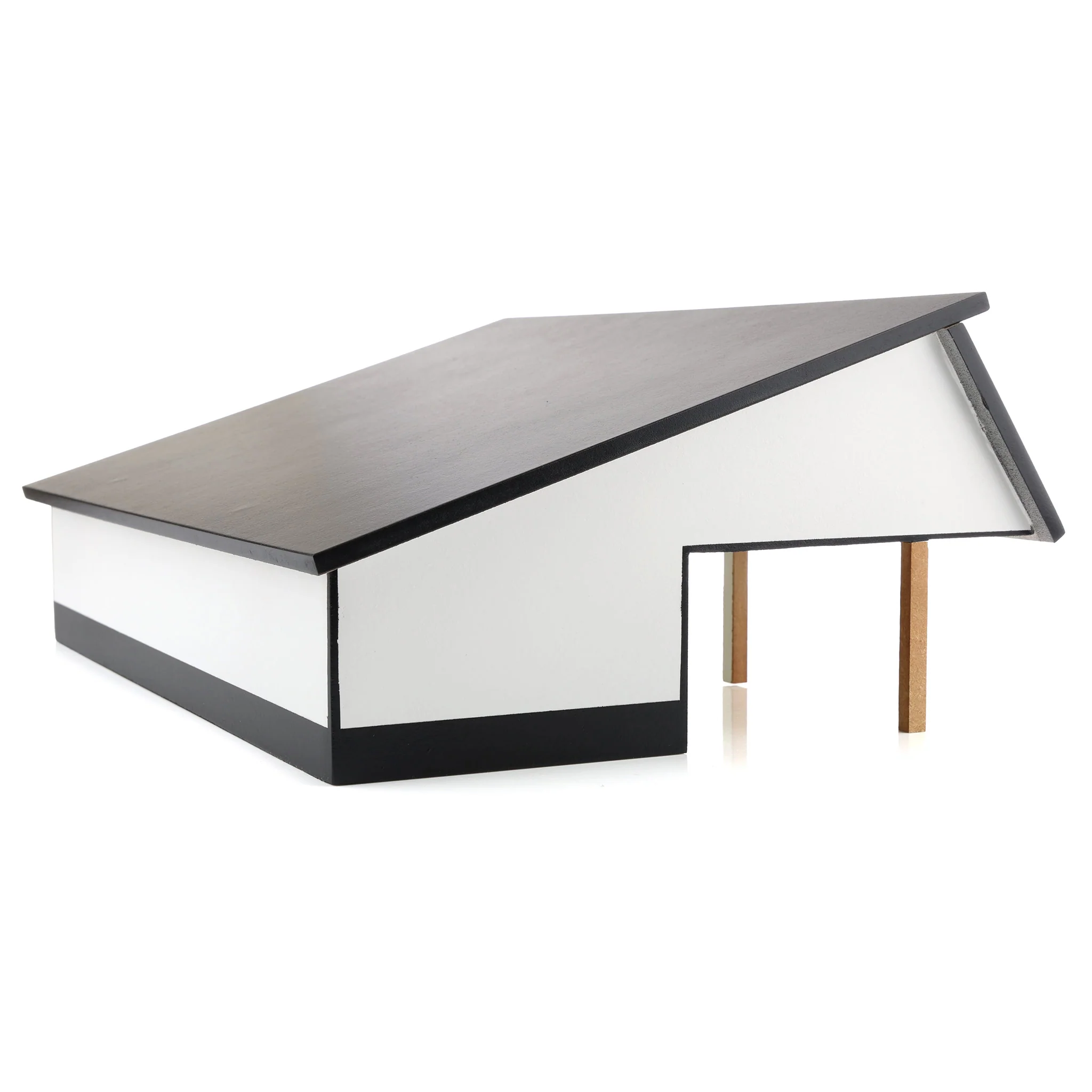 1/64 White & Black 64ft x 48ft Wooden Cattle Shed with Removeable Roof - Image 4