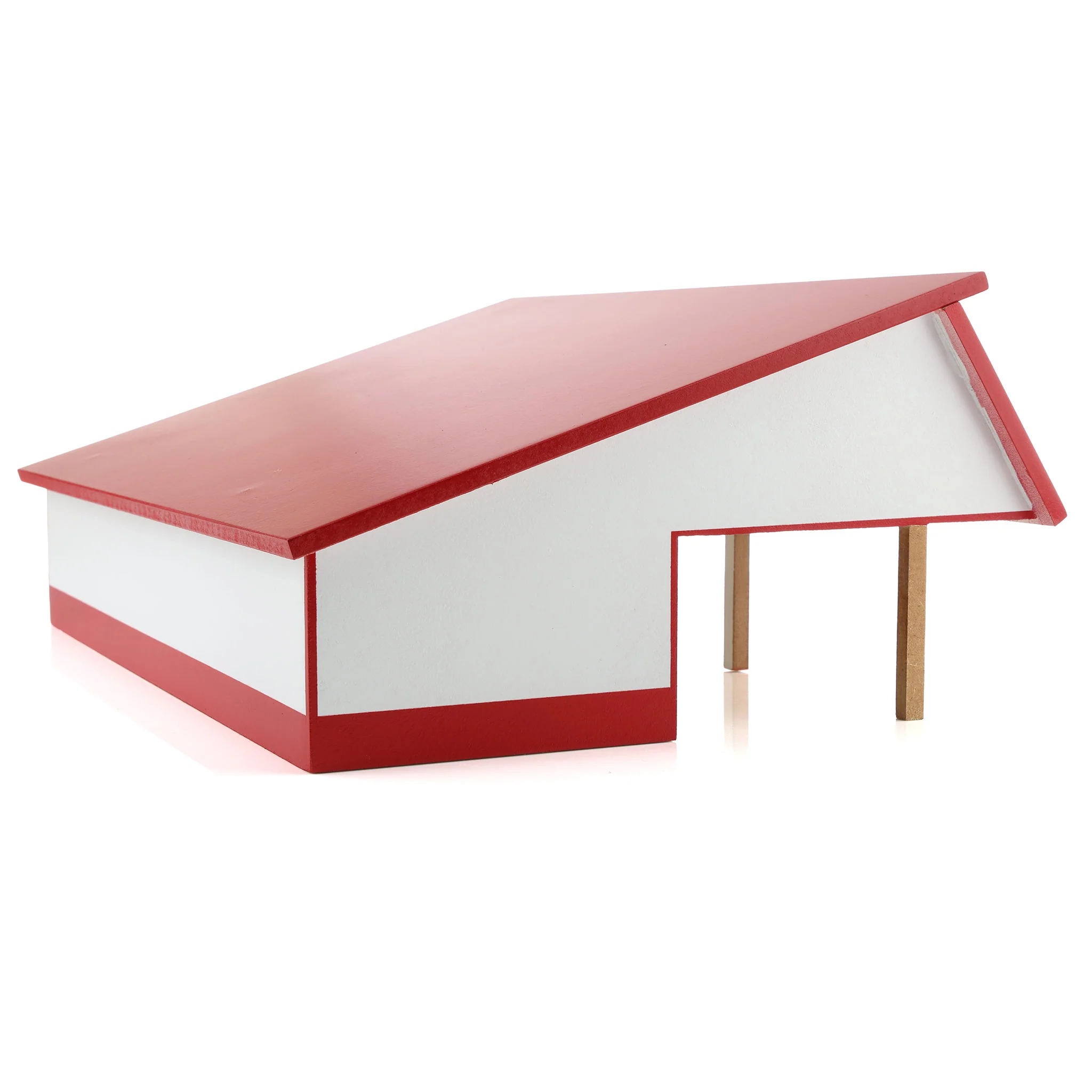 1/64 White & Red 64ft x 48ft Wooden Cattle Shed with Removeable Roof - Image 4