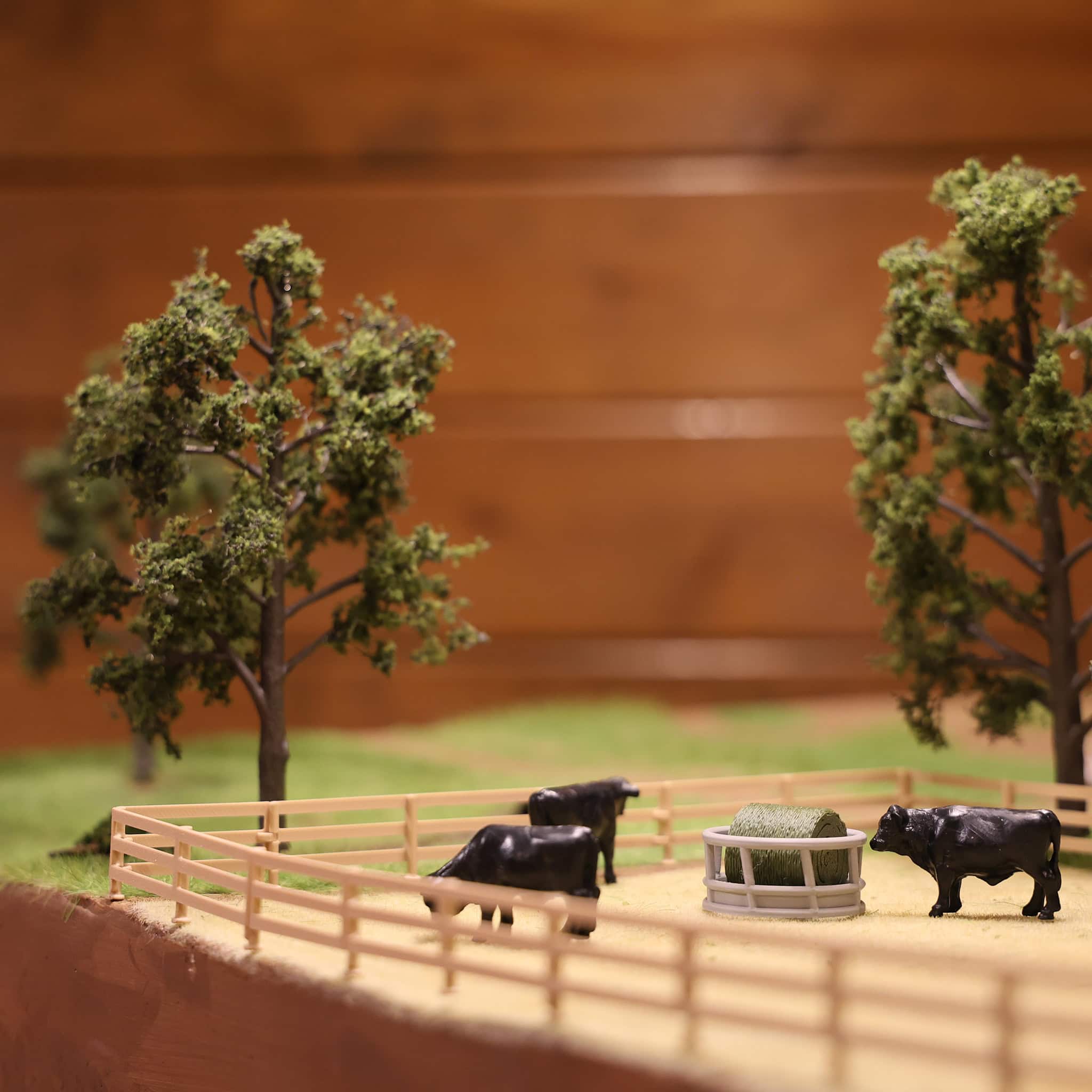 1/64 Wood-Look Fencing 6-Pack with Gate by REVD Toys, 3D Printed - Image 6