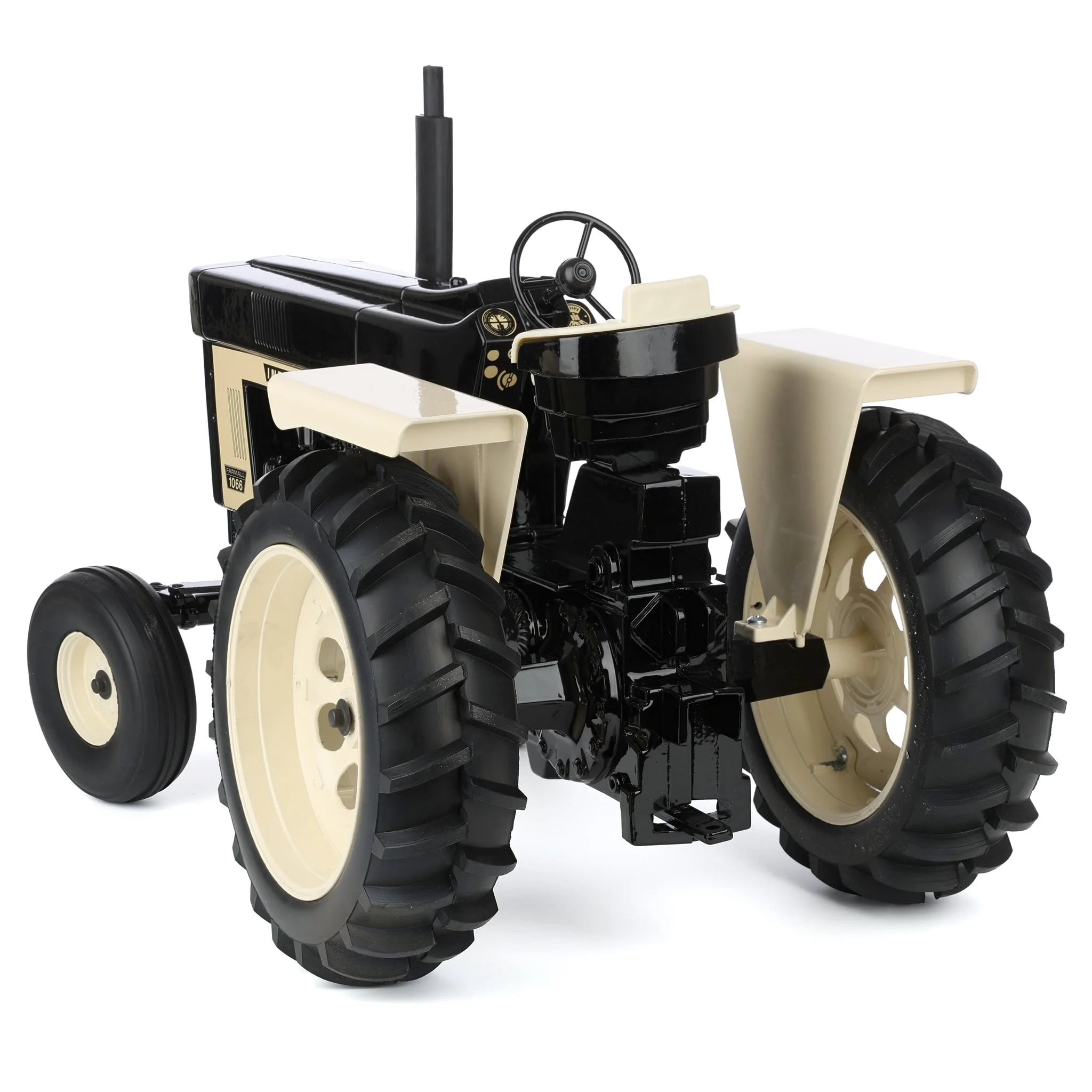 1/8 International 1066 Tractor with Wide Front & Rear Fenders, Black Version, Made in the USA - Image 4