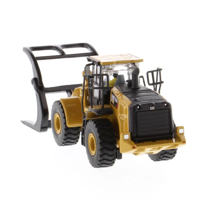 1/87 Caterpillar 972M Wheel Loader with Log Fork by Diecast Masters - Image 4