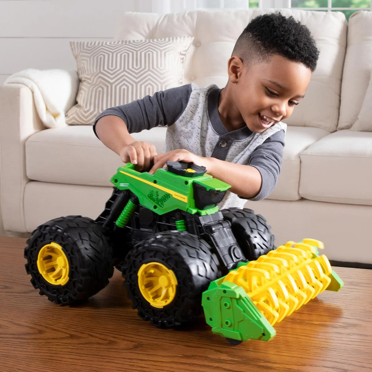 18" John Deere Monster Treads Super Scale Combine - Image 7