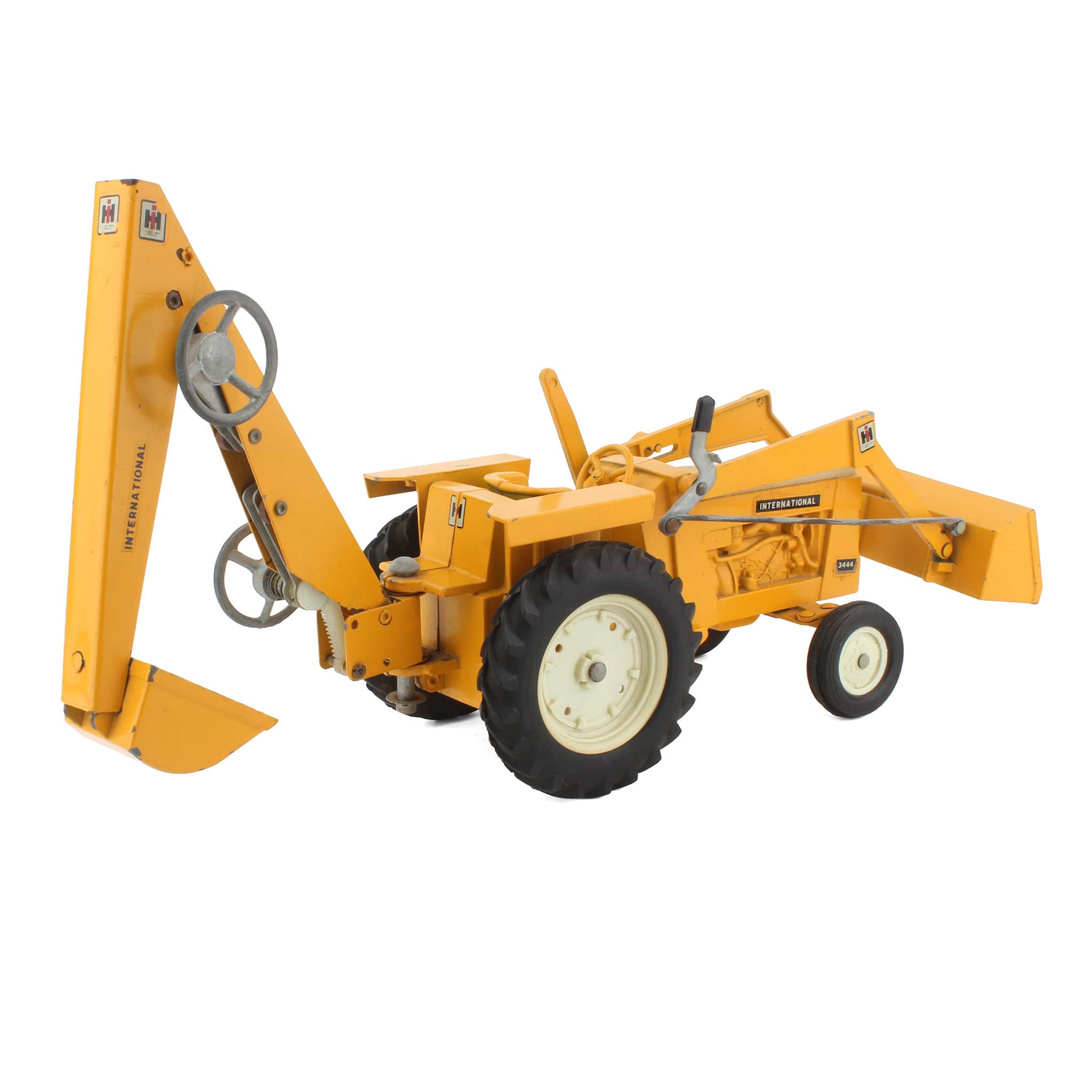 (B&D) 1/16 International 3444 Tractor with Loader and Backhoe by ERTL - Damaged Item, LOOSE - Image 4