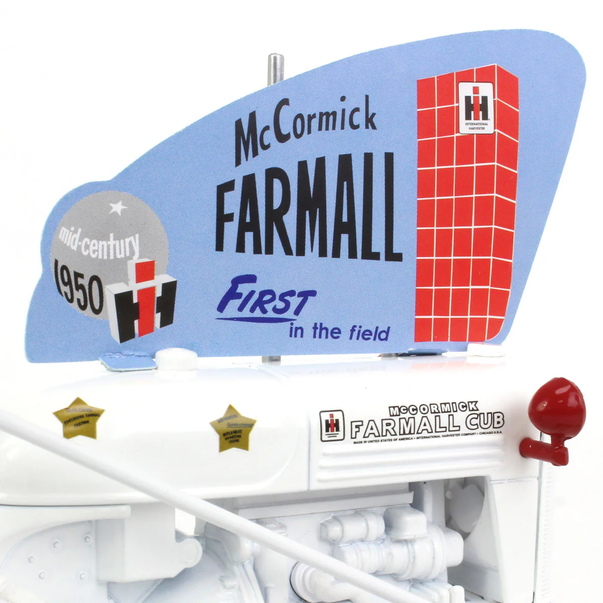 (B&D) 1/16 IH Farmall Cub White Demonstrator Tractor by SpecCast - Damaged Item - Image 5