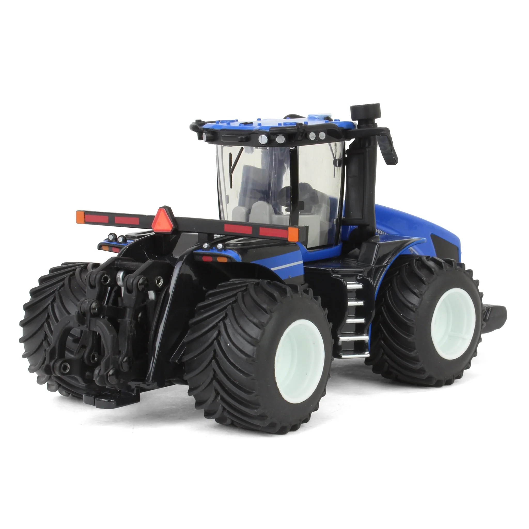 (B&D) 1/64 New Holland T9.700 Tractor with PLM Intelligence & Large LSW Tires, ERTL Prestige Collection - Damaged Box - Image 3