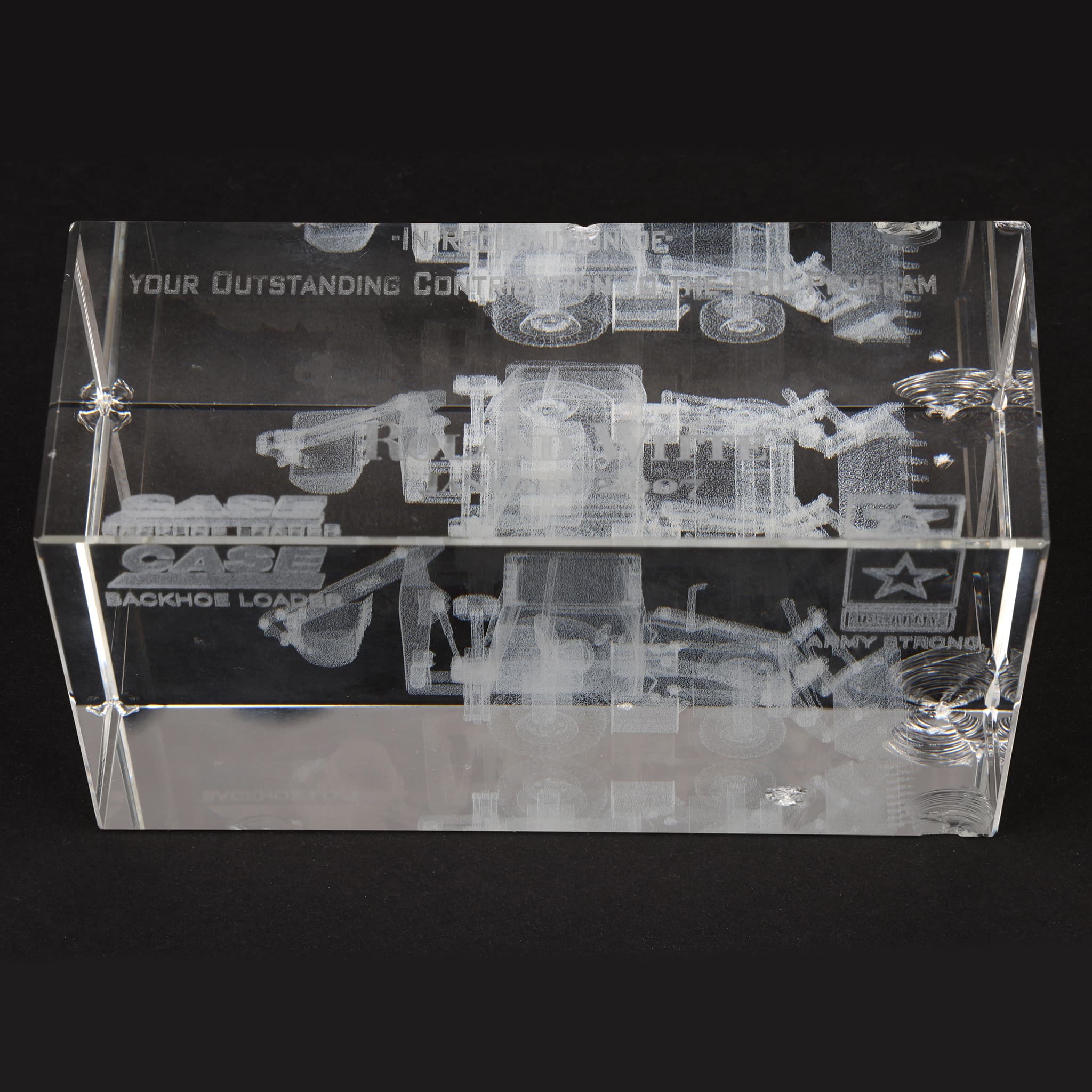 (B&D) Case Backhoe Loader 3D Etched Glass Paperweight - Damaged Item - Image 3