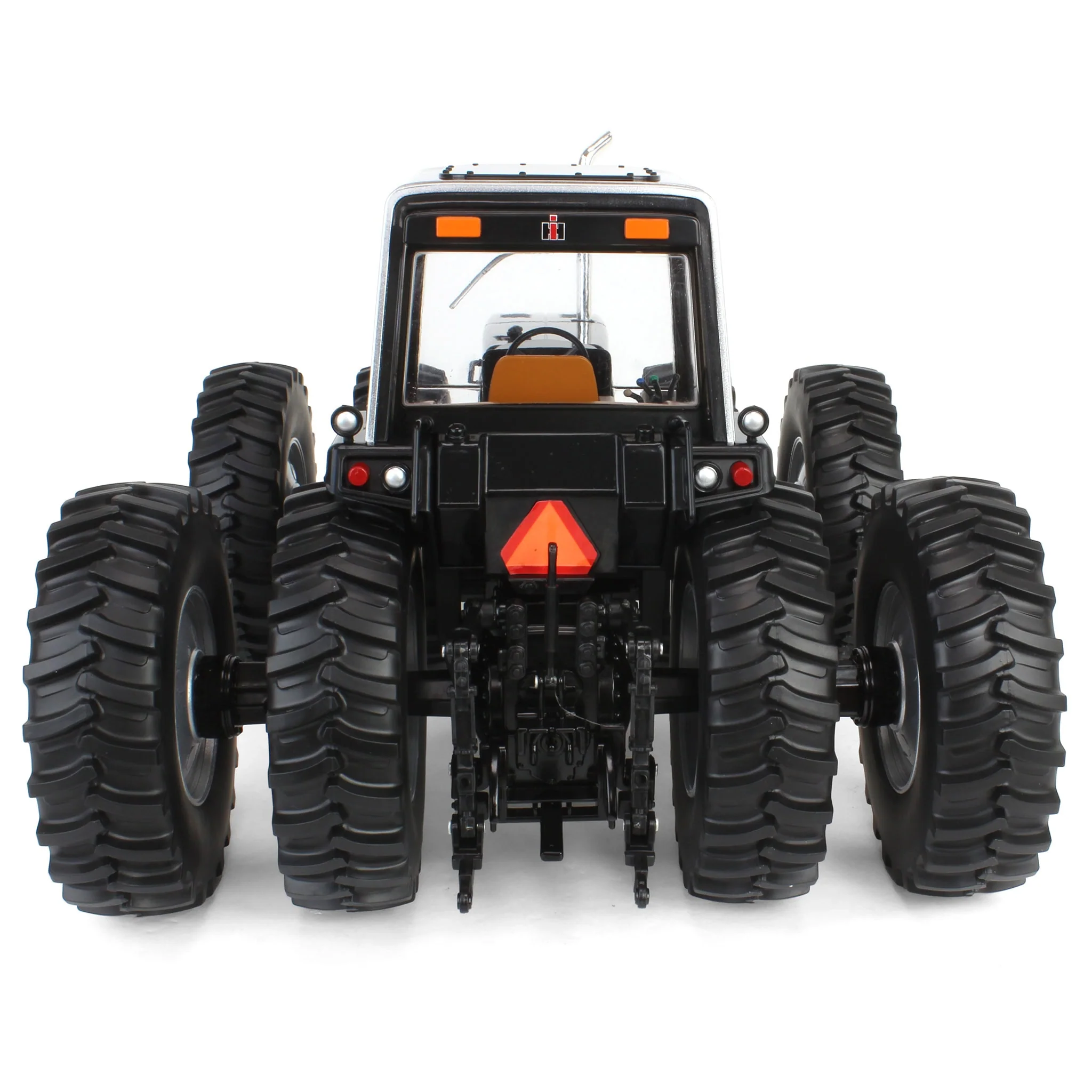 Black Chase Unit ~ 1/16 International 7688 Super 70 Series 2+2 Tractor, 3rd in Outback Toys Exclusive Power Series, ERTL Prestige - Image 4