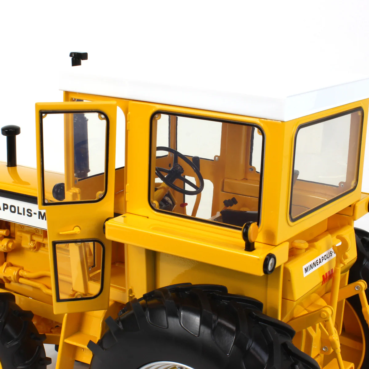 Chase Unit ~ 1/16 Minneapolis Moline G1000 Vista Tractor with FWA & Cab by SpecCast - Image 5