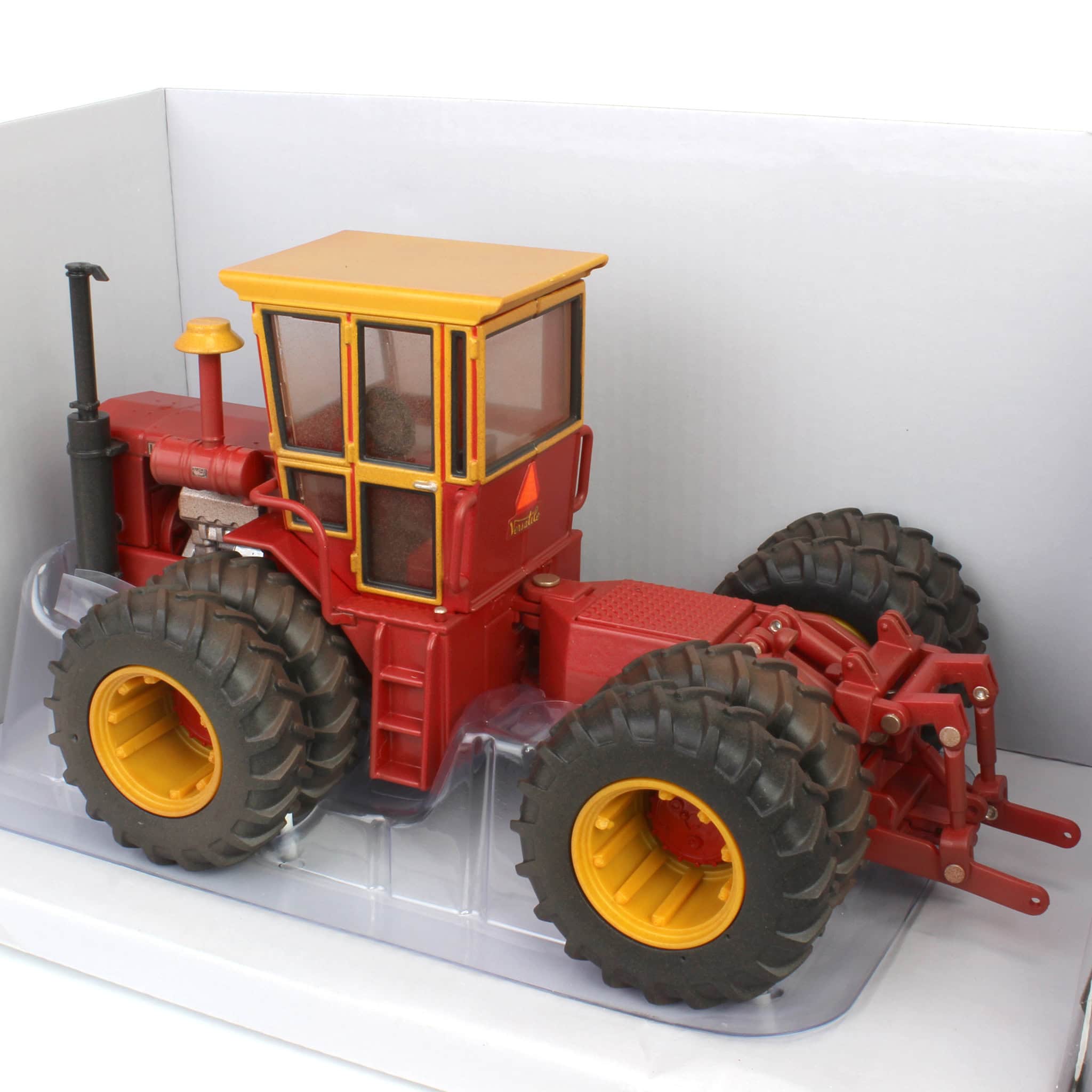 Dusty Chase Unit ~ 1/32 Versatile 145 Tractor with Front & Rear Duals, ERTL Prestige Collection - Image 3