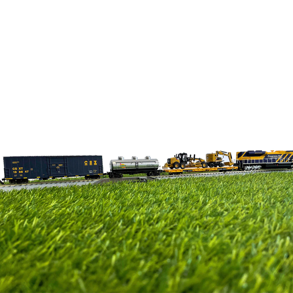 HO Scale CAT Progress Rail 100th Anniversary Train Set - Image 4