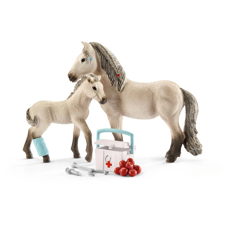 Horse Club Hannah's First Aid Kit by Schleich