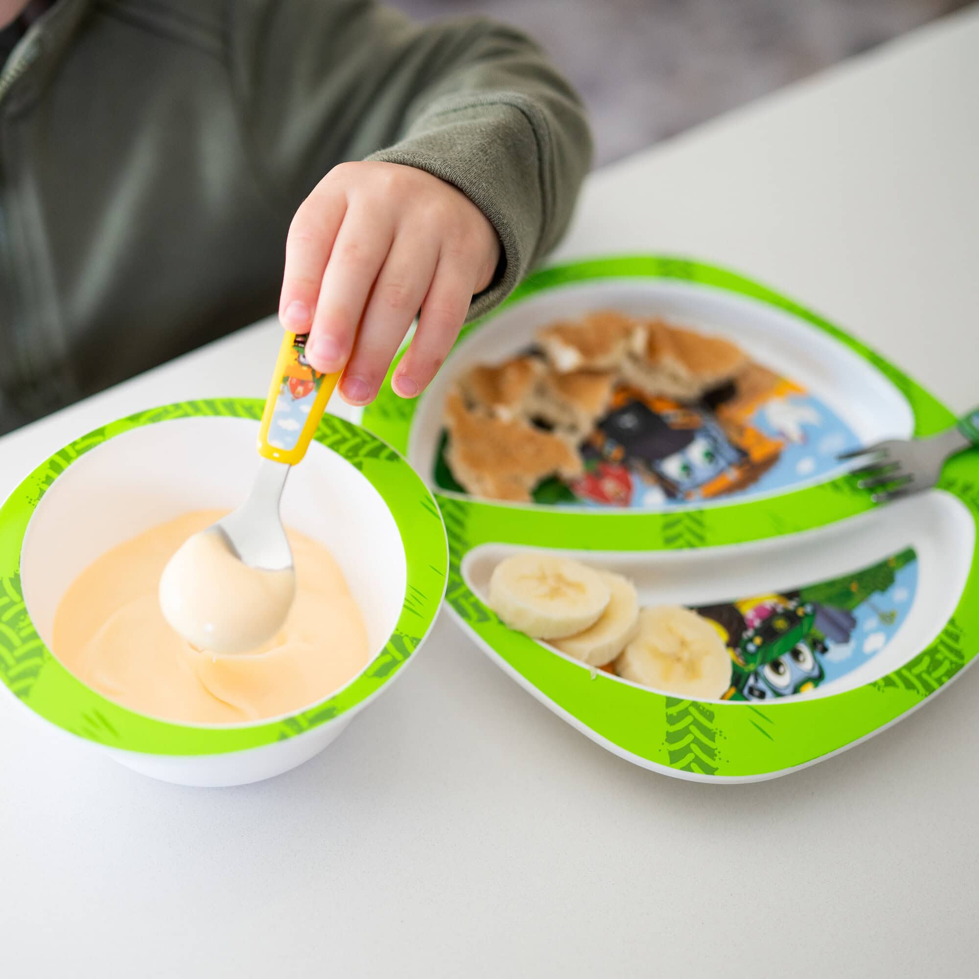 John Deere Kids Dish Set with Plate, Bowl, Fork & Spoon by ERTL - Image 6