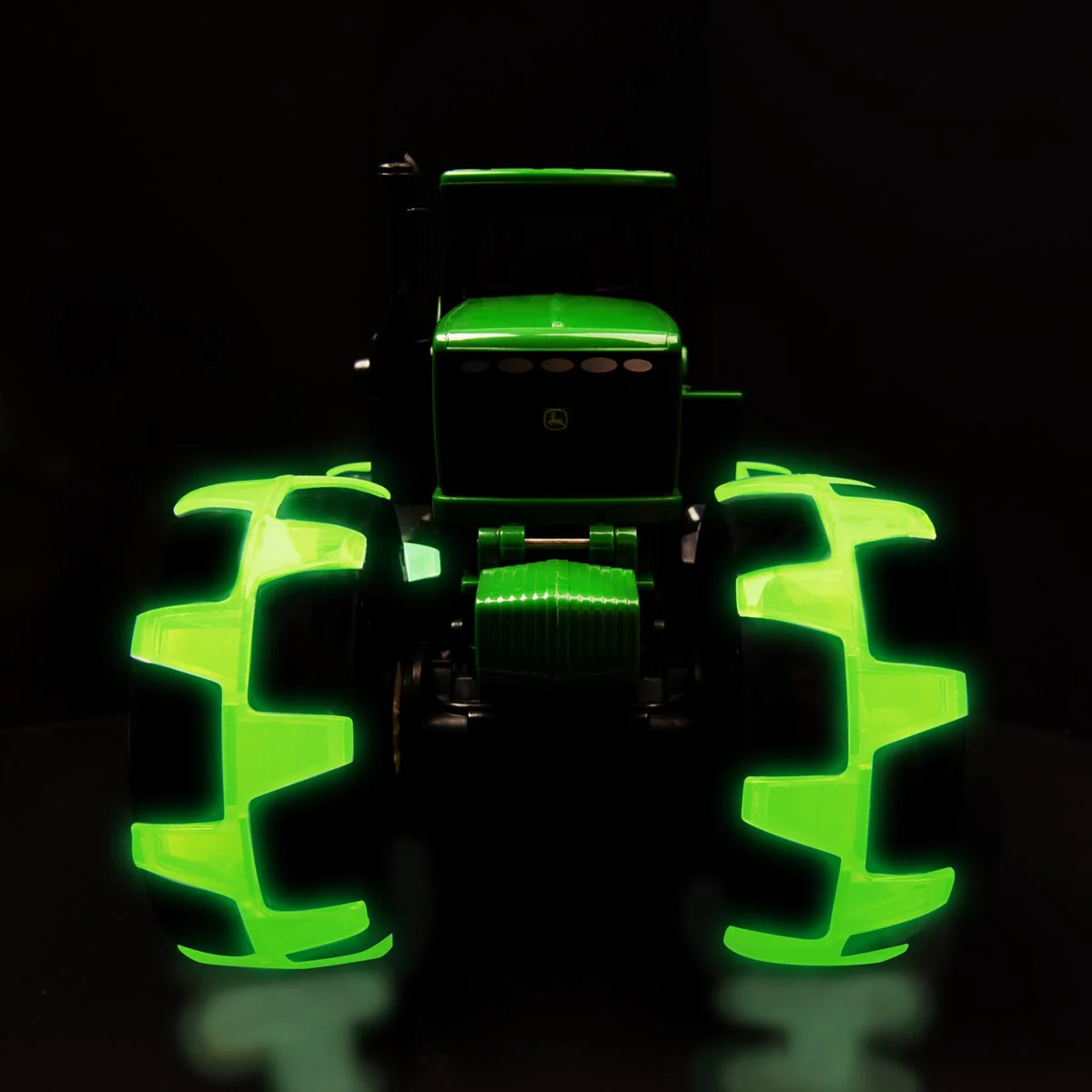 John Deere Monster Treads Lightning Wheels Tractor - Image 5