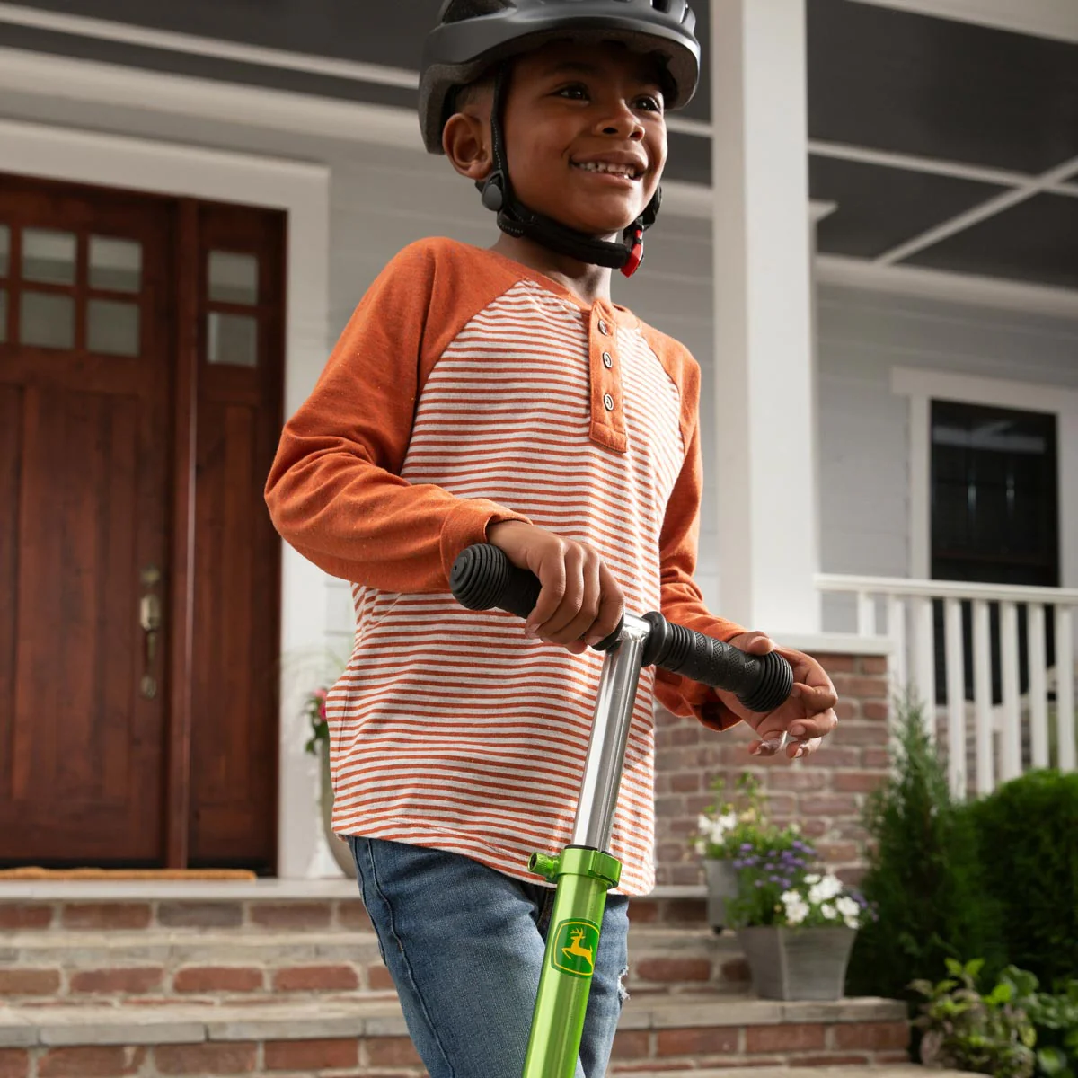John Deere Scooter with Light Up Wheels - Image 2