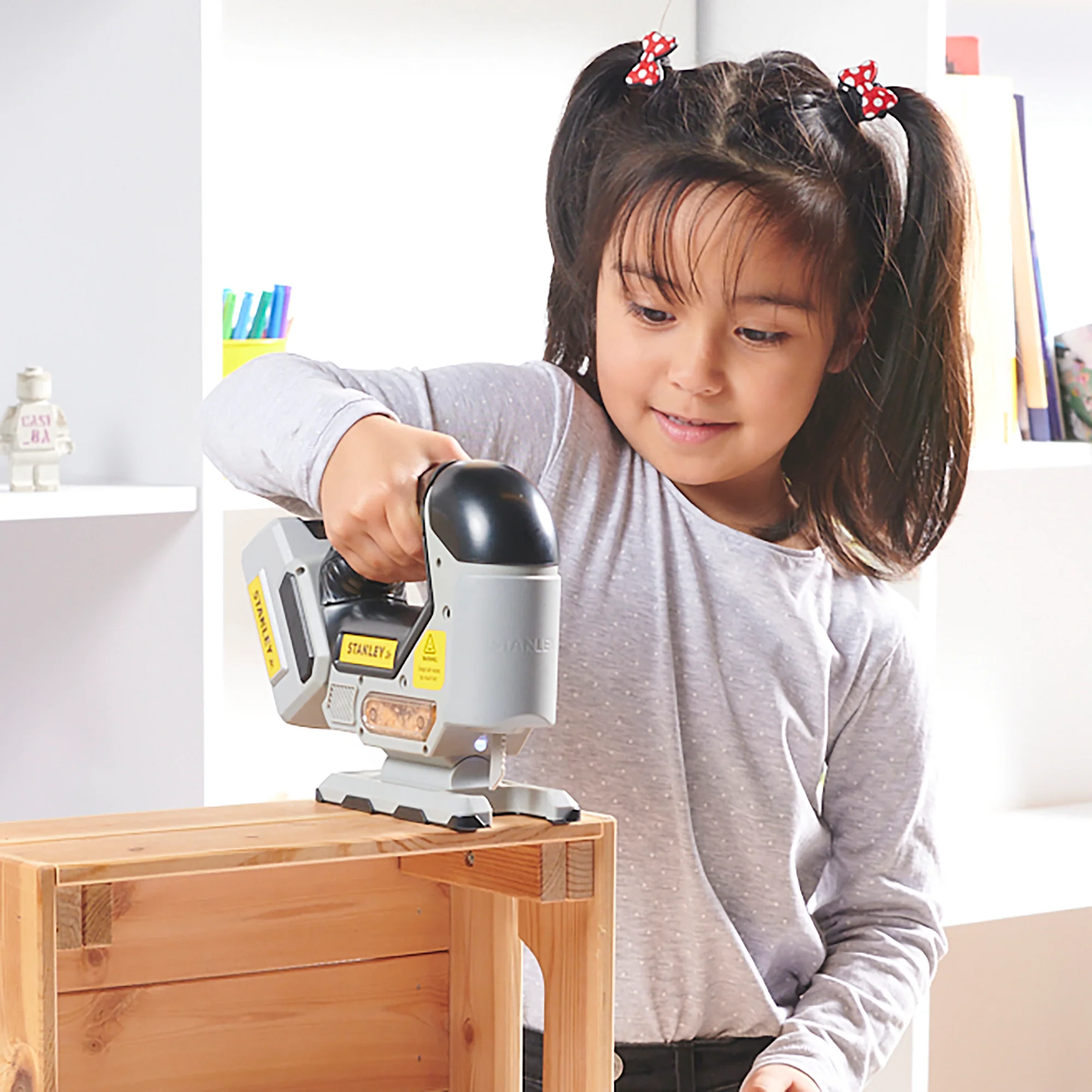 Kids Stanley Jr. Battery Operated Jigsaw - Image 3