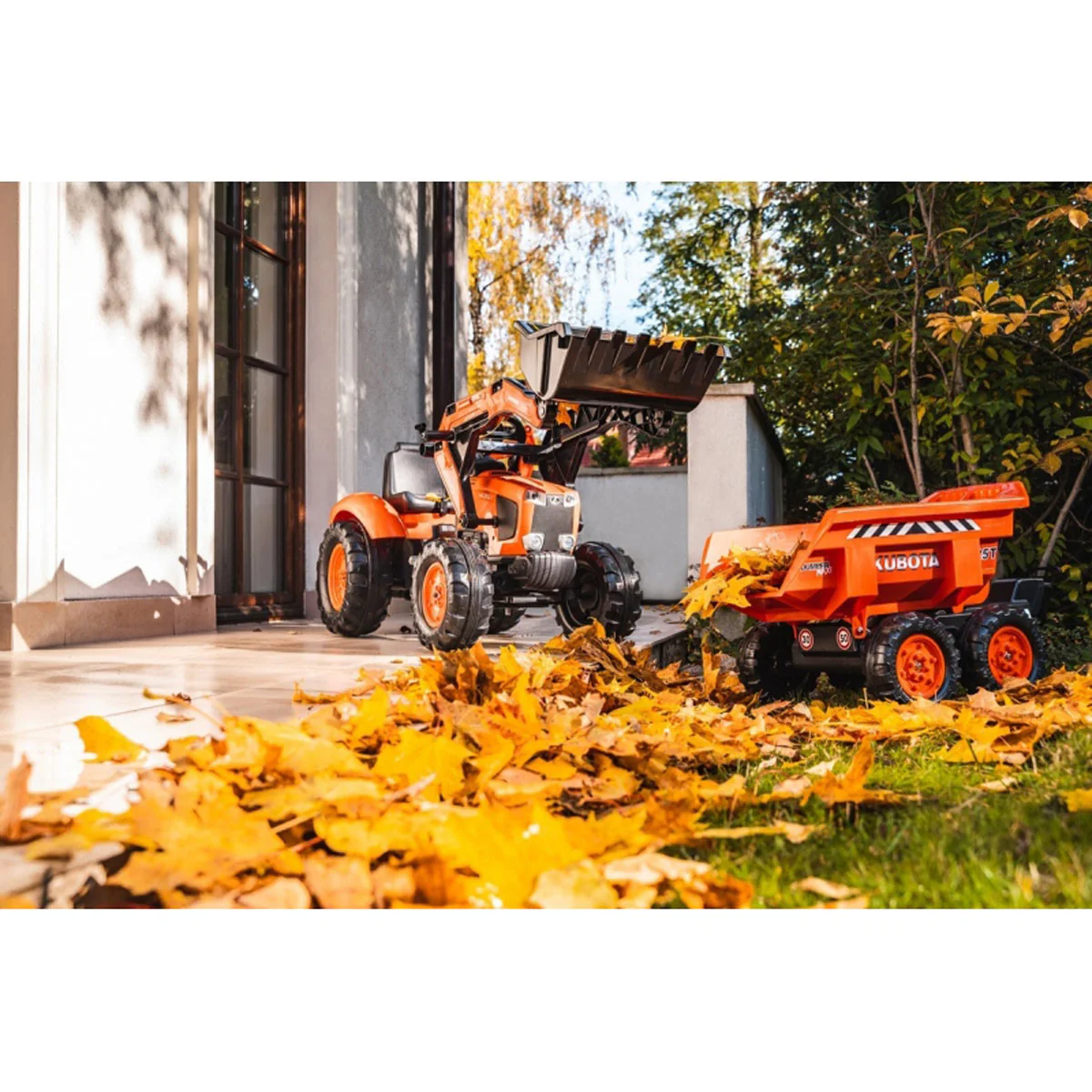 Kubota M135GX Pedal Backhoe with Front Loader, Rear Excavator & Trailer - Image 5