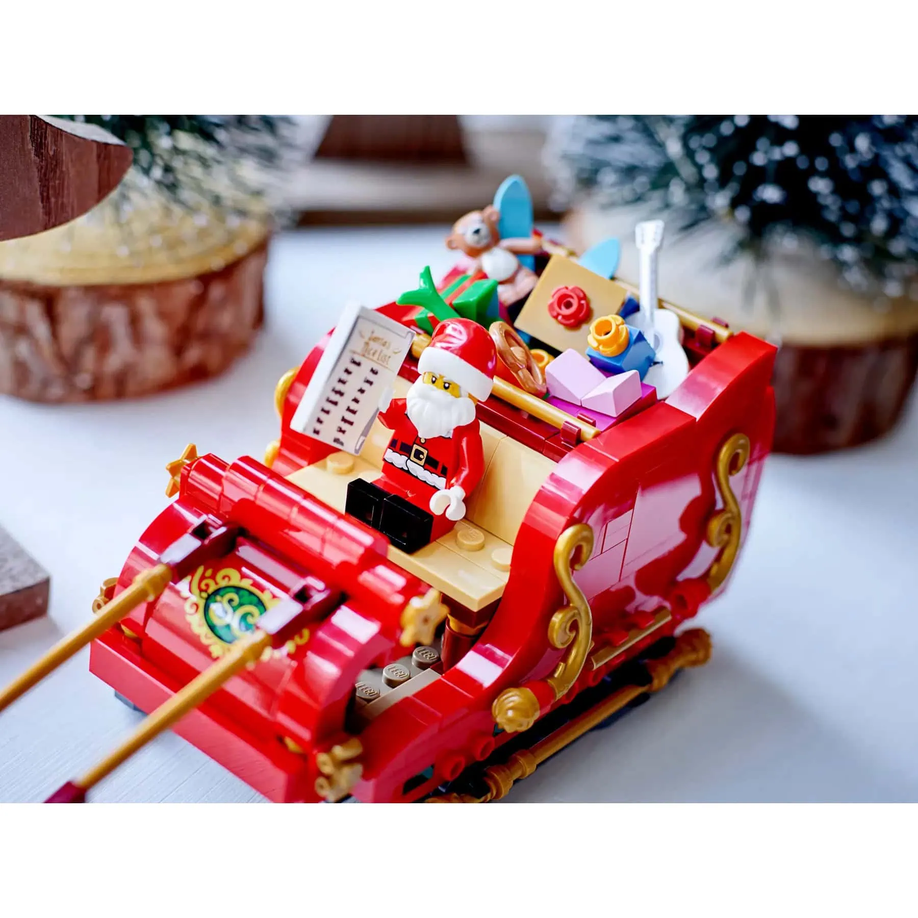 LEGO® Santa's Sleigh Christmas Set with Santa Minifigure, Reindeer & Presents, 343 Pieces - Image 7