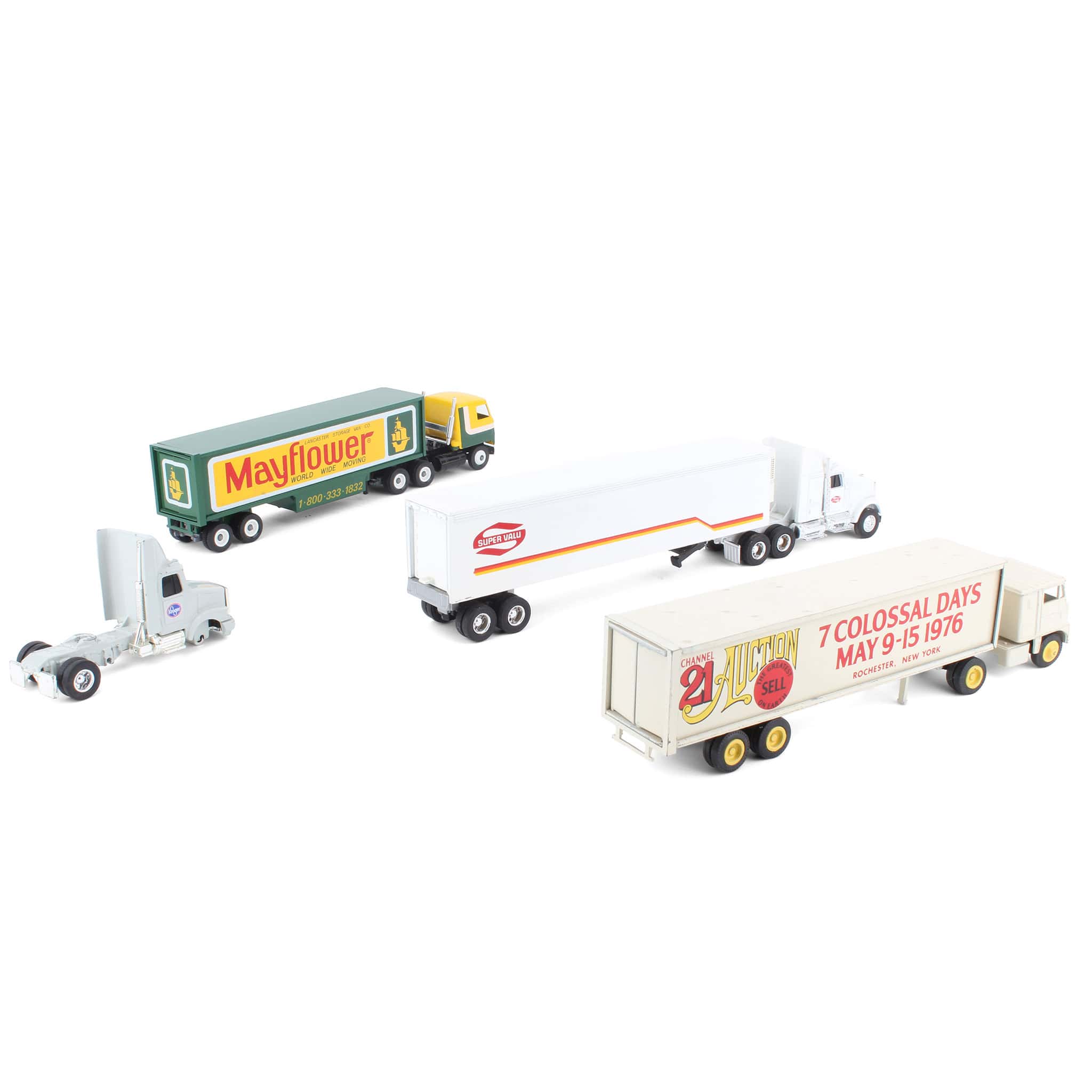 Lot of (3) 1/64 Semis with Trailer and (1) Semi without Trailer - Damaged - Image 2