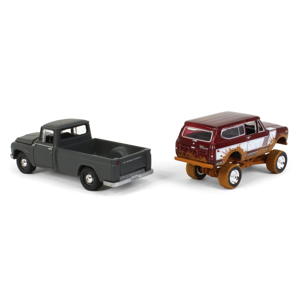 Off Road ~ 1/64 1965 International 1200 Pickup Truck with 1979 Scout SUV, Exclusive Limited Edition - Image 3