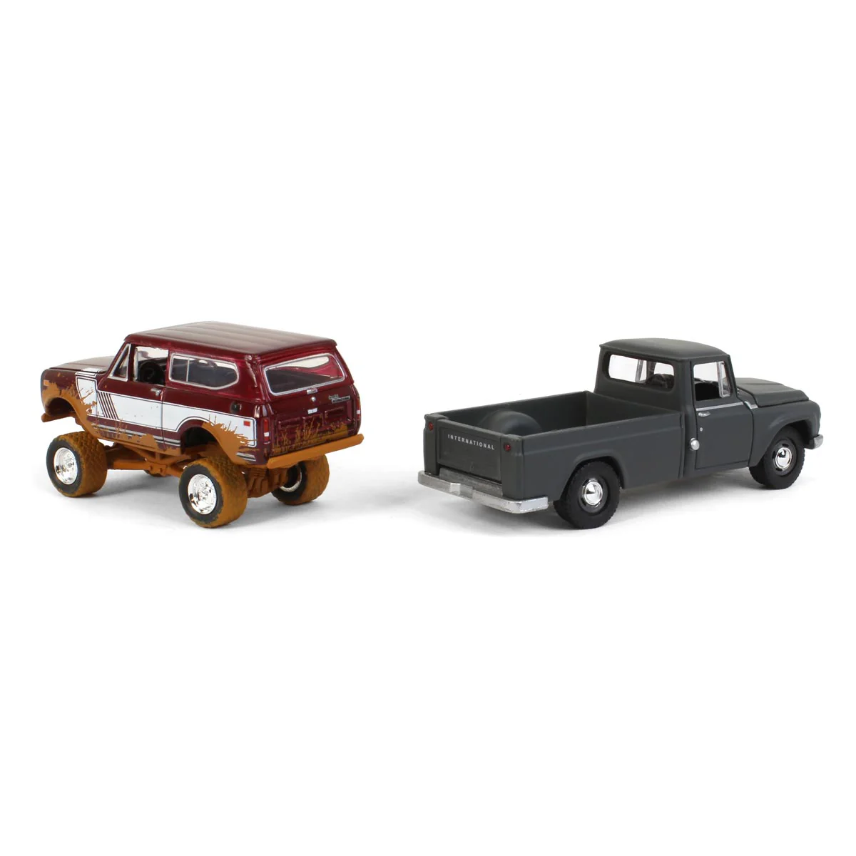 Off Road ~ 1/64 1965 International 1200 Pickup Truck with 1979 Scout SUV, Exclusive Limited Edition - Image 4