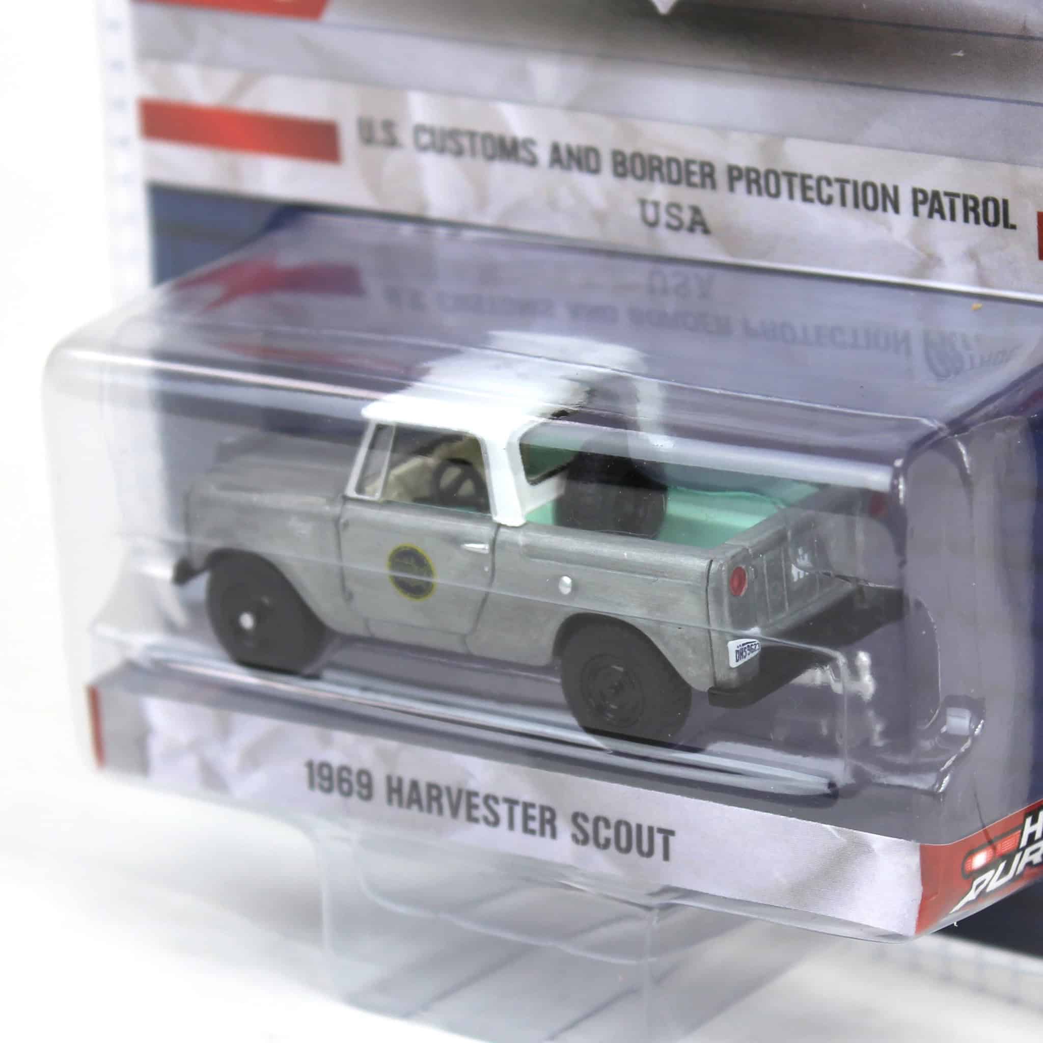 Raw Chase Unit ~ 1/64 1969 Harvester Scout Half Cab, US Customs & Border Patrol, Hot Pursuit Special Edition - Image 3