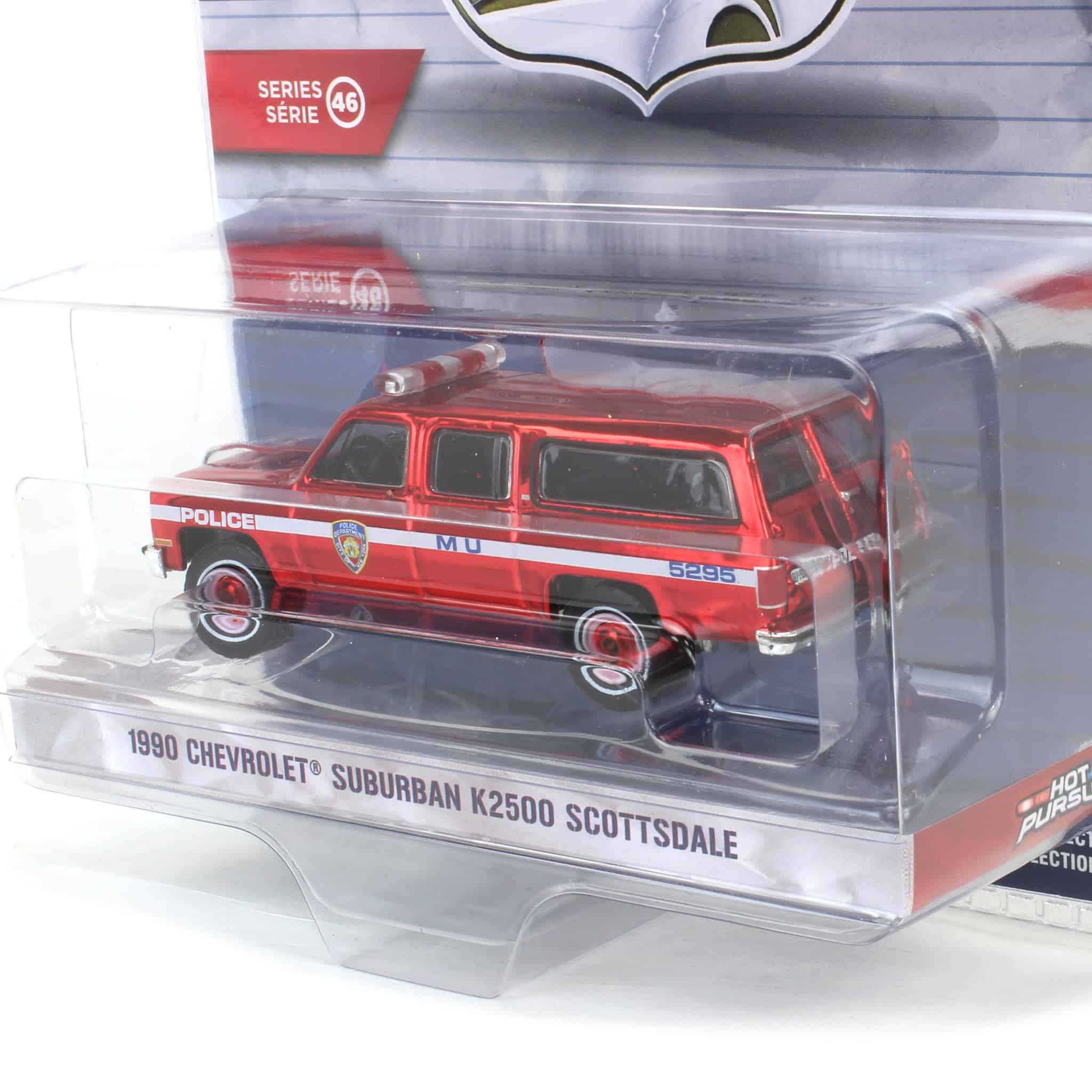 Target Exclusive Red Chrome ~ 1/64 1990 Chevrolet Suburban K2500 Scottsdale, NYPD, Hot Pursuit Series 46 - Image 3